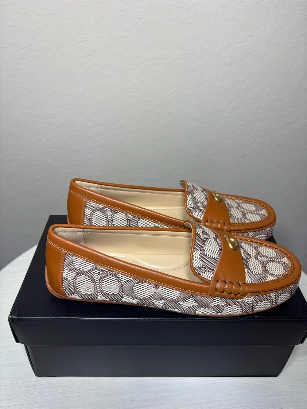 COACH Sculpted C Driver Loafers Signature Jacquard Cocoa Amber NIB
Size 6.5 - Picture 5 of 9